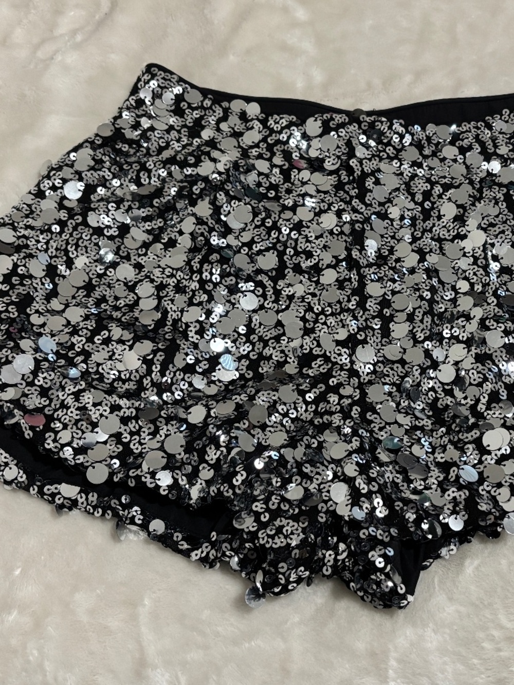 Size 25/ XS NWT| Steve Madden Women’s Silver Black Sequin Short